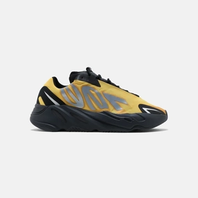 Step Fit Adidas Yeezy Boost 700 MNVN 'Honey Flux'