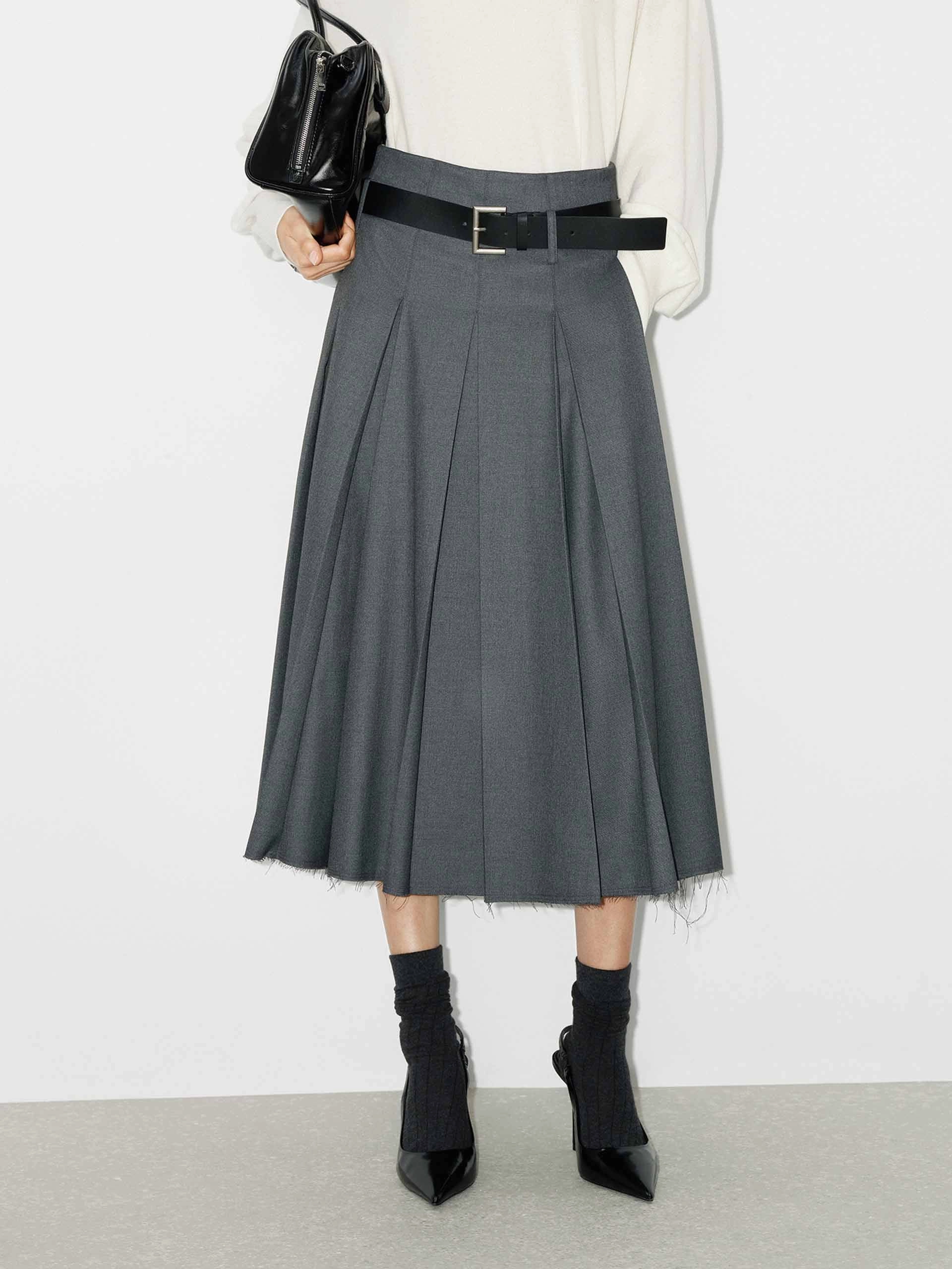 High Rise Design Raw Hem Pleated Skirt