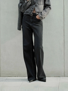 Raw Hem Straight Jeans Outfit Essential