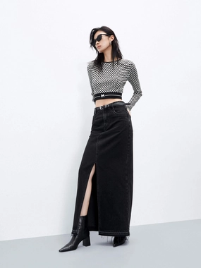 Flexible Seam Slit Denim Skirt in Cotton
