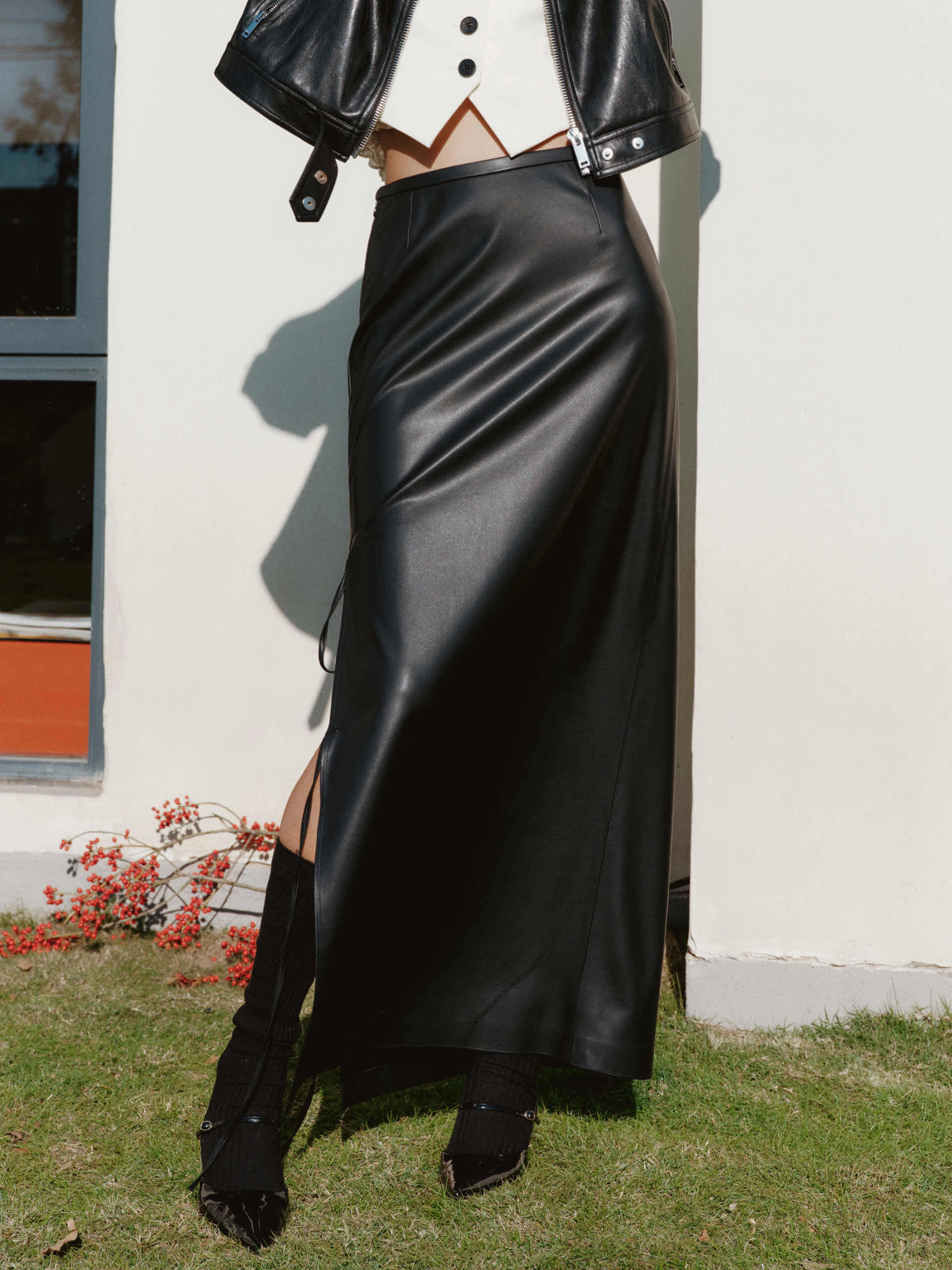 Chic Look Side Slit PU Leather Skirt