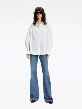 Low Rise Flared Jeans Sustainable Weekend Getaway Functional Fit