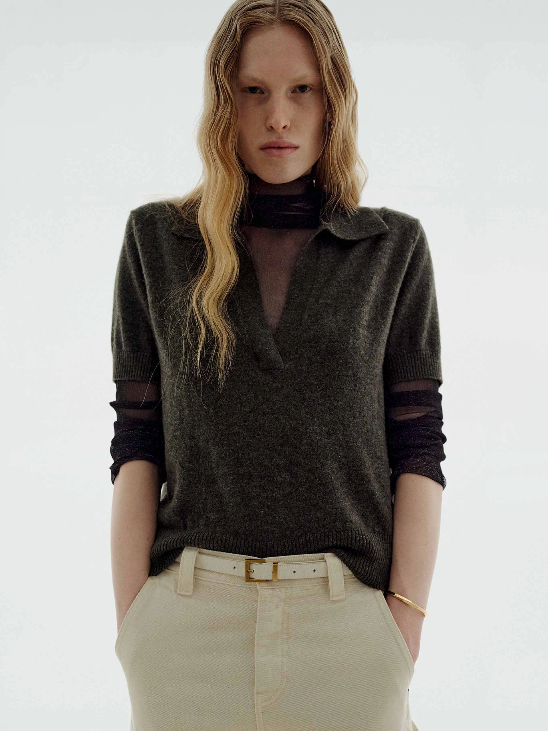 Short Sleeves V-neck Sweater Airflow Mesh Panel