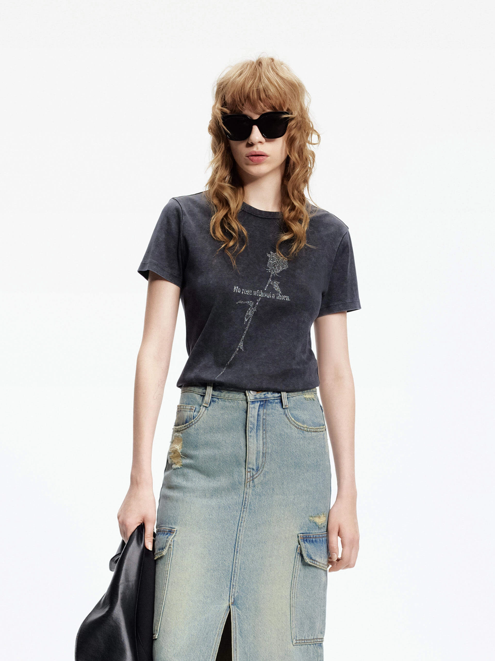Rose Pattern Cotton T-shirt Comfortable All Day Wear BioBased Fibers