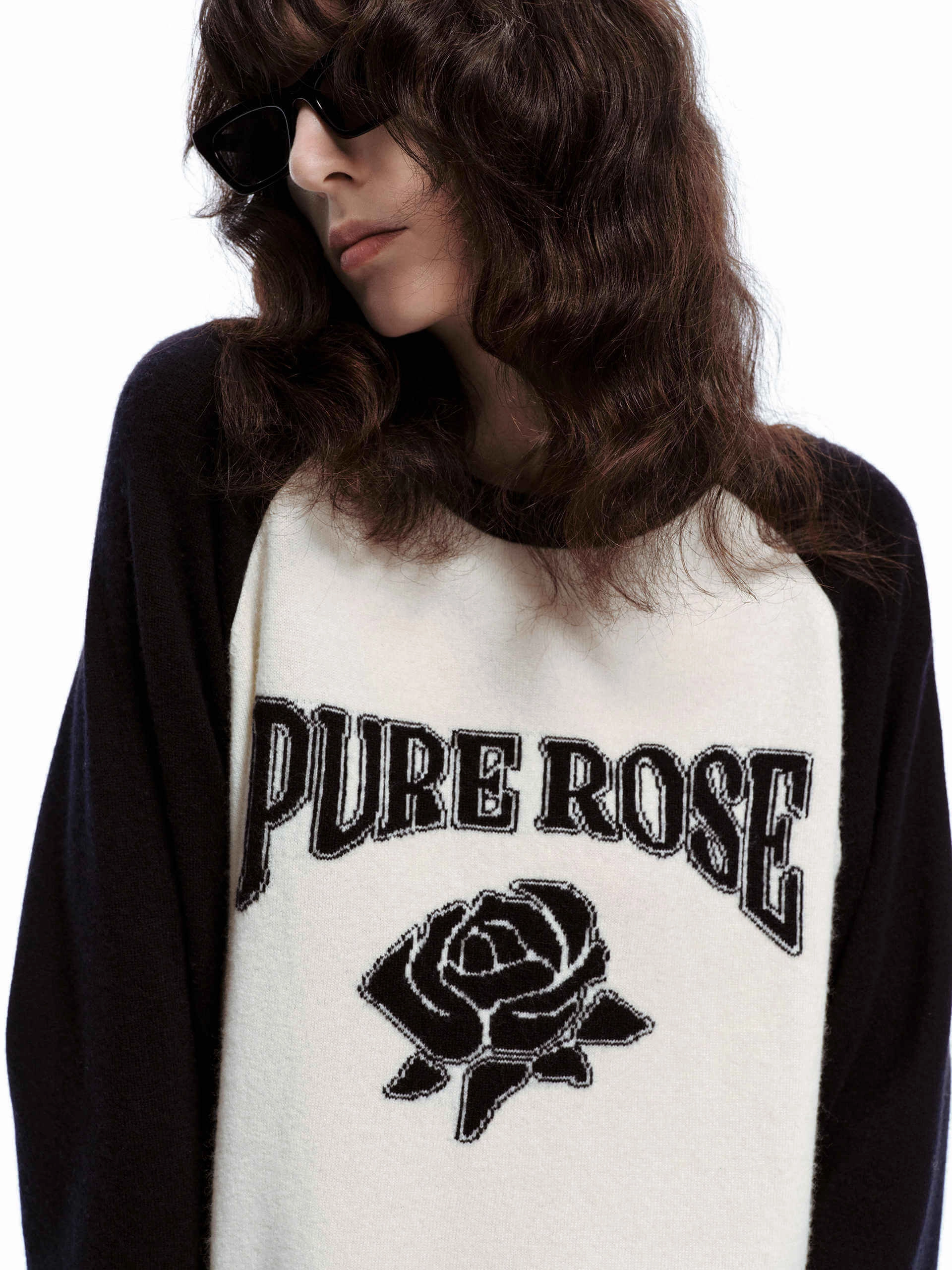 BondedShoulder UniversalFit Rose Pattern Wool Sweater