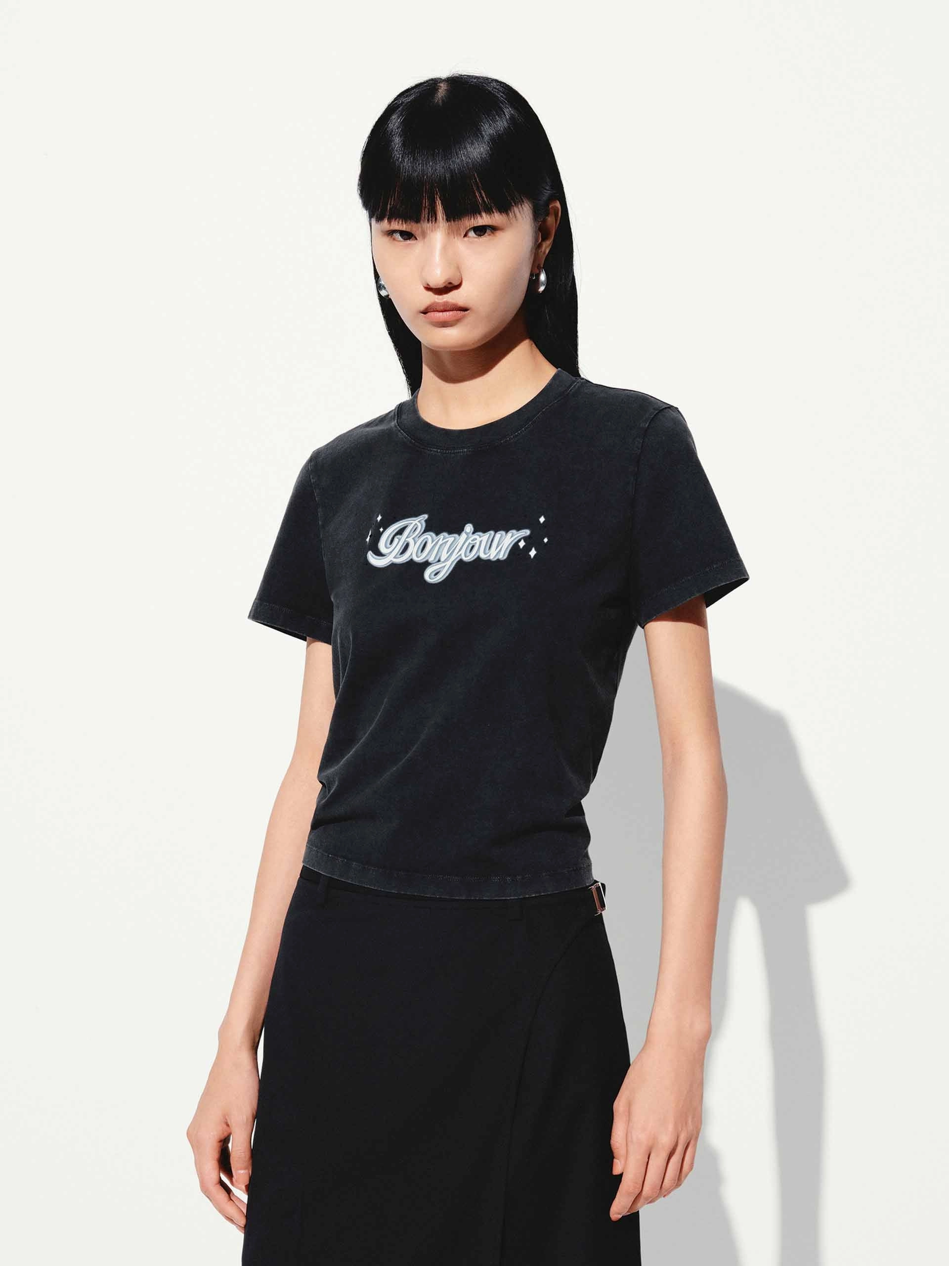 Round Neck Slim Fit T-shirt Light Layer DoubleStitched Seams
