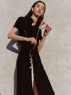 Knitted Wool Midi Dress Feminine fit-and-flare silhouette Tie-Detail