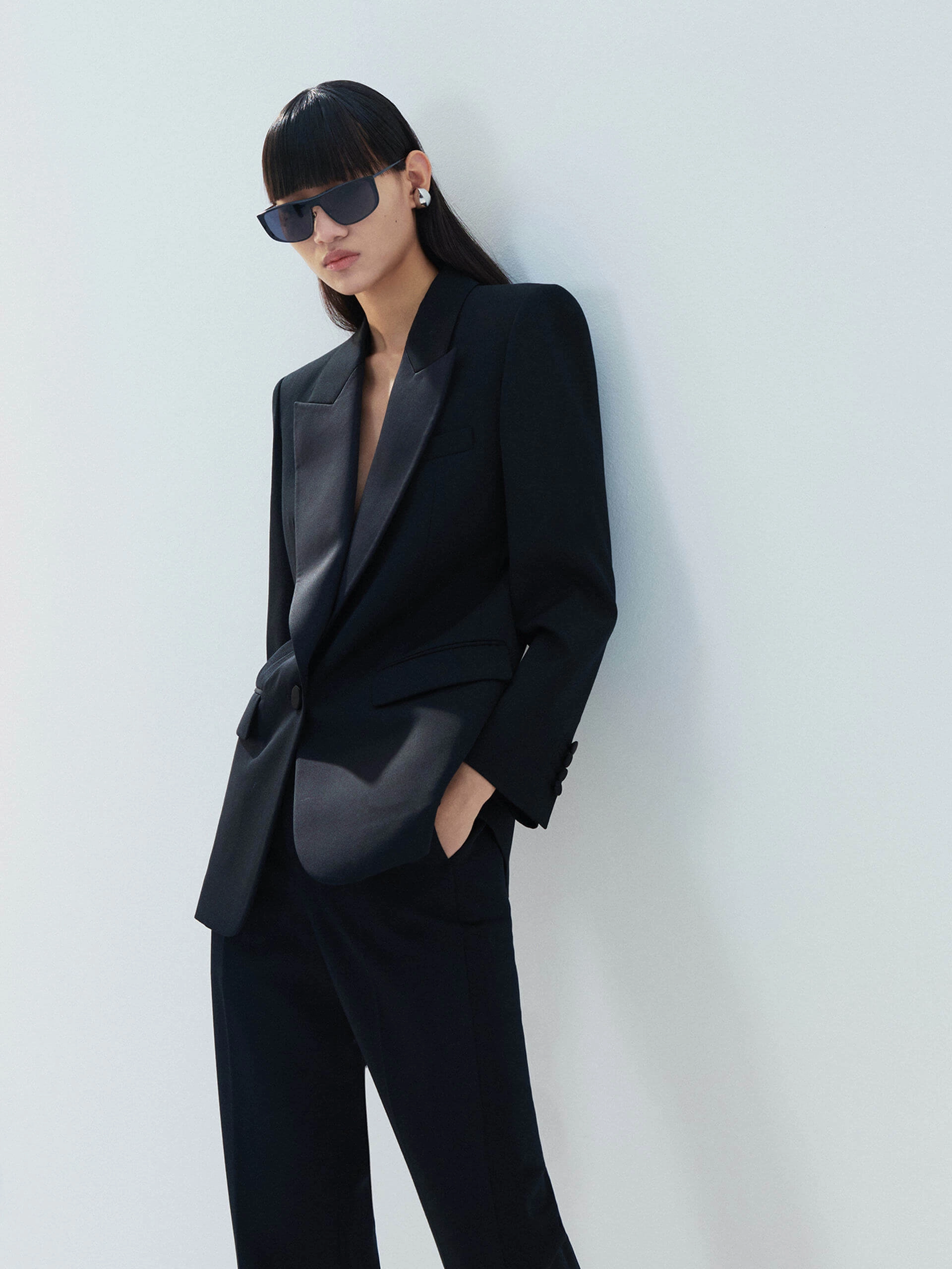 Satin Lapel Wool Blazer Weatherproof Shell Practical Design