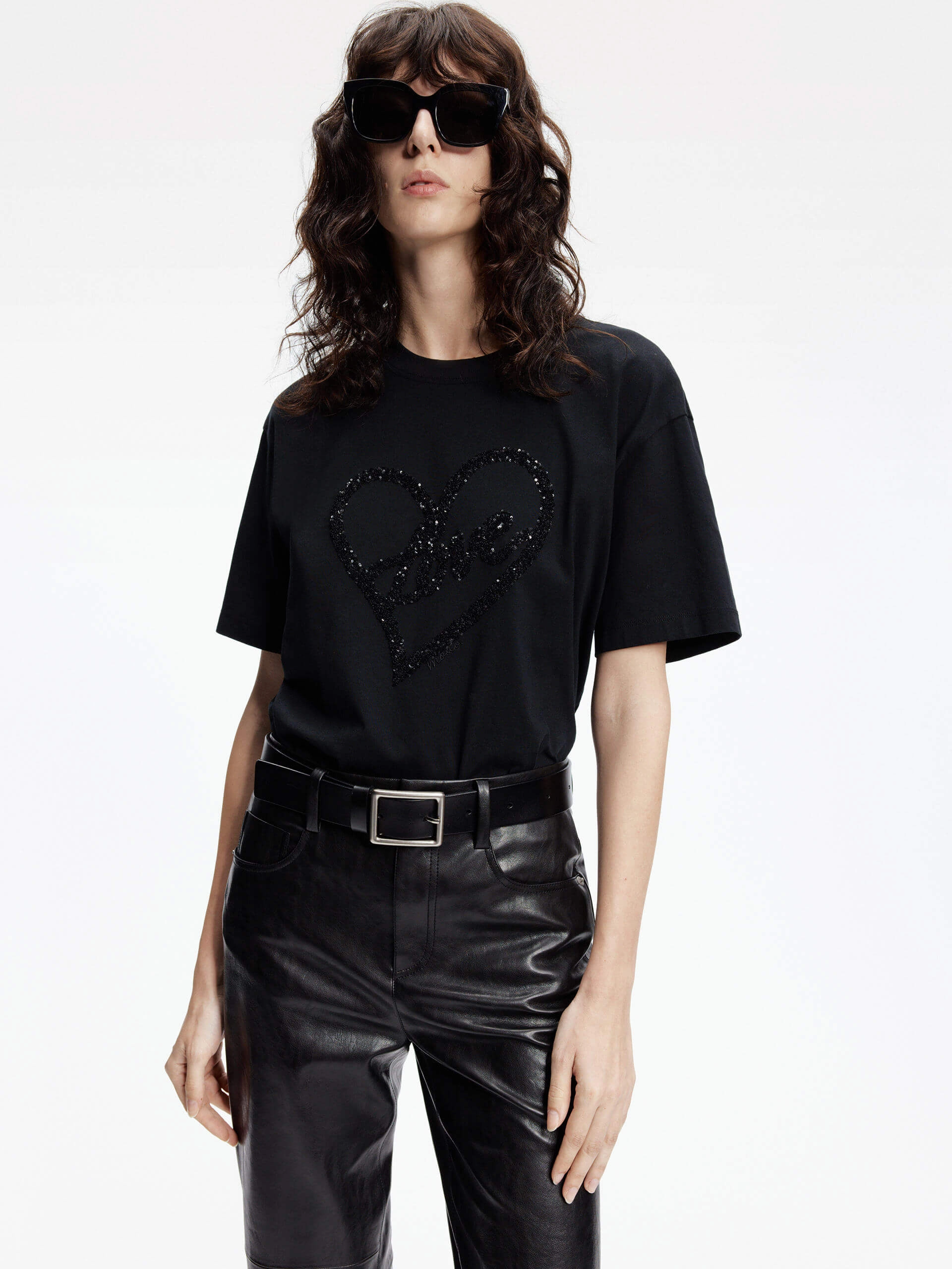 Cotton T-shirt with Heart Pattern Weekend Style Trend Comfortable clothing
