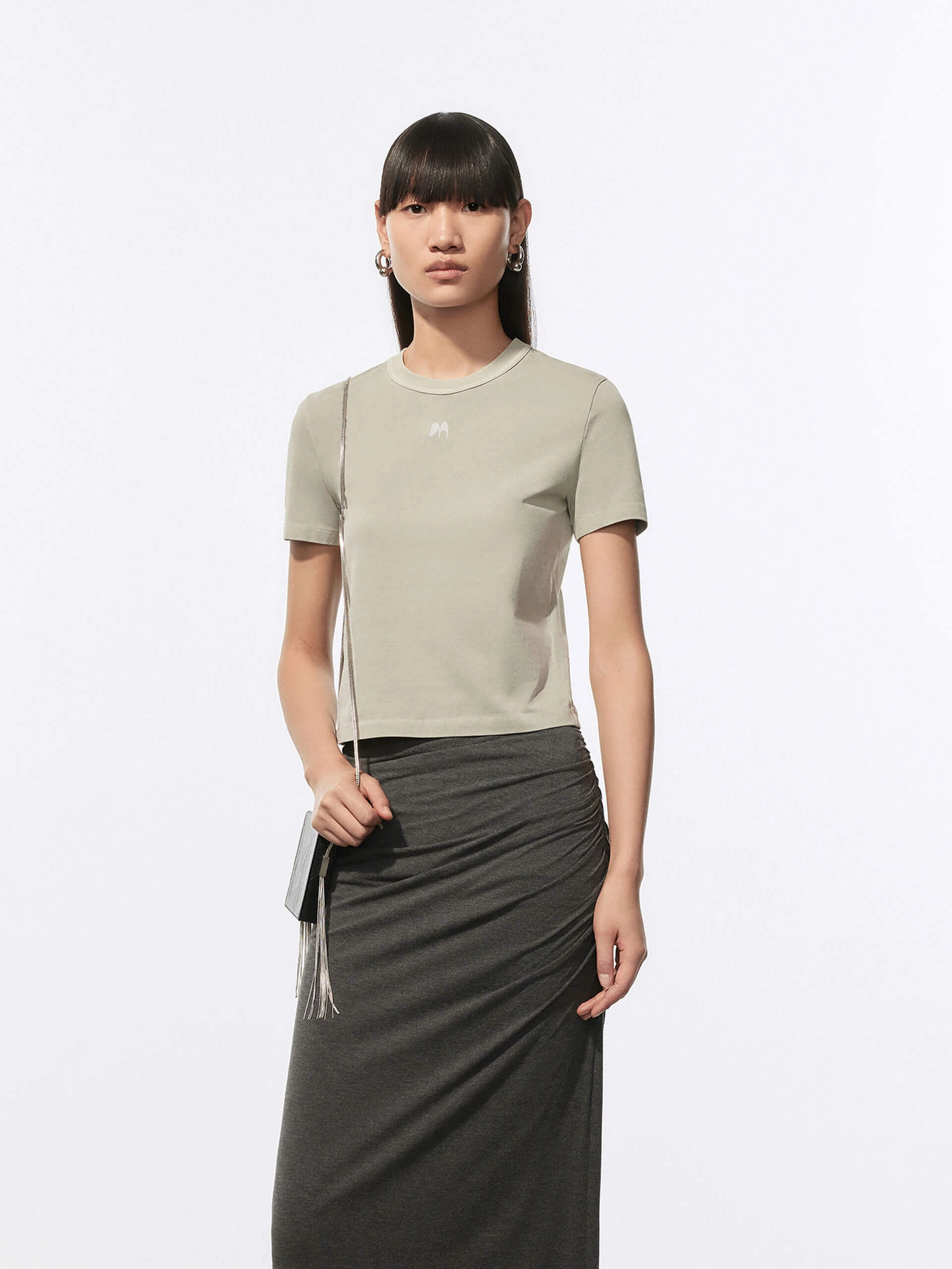 Slim Fit Cotton T-shirt Embroidered Details Versatile Wardrobe Piece