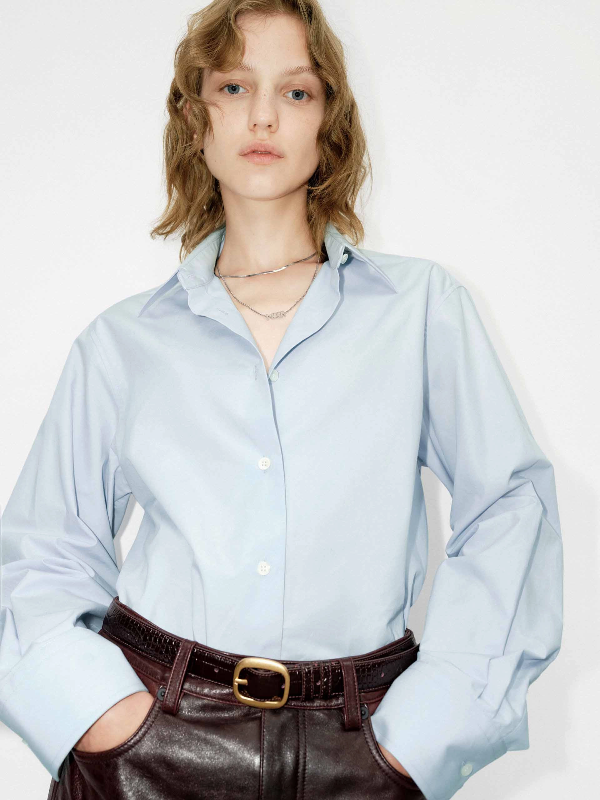 Adjustable Cuff System Button Closure Cotton Shirt