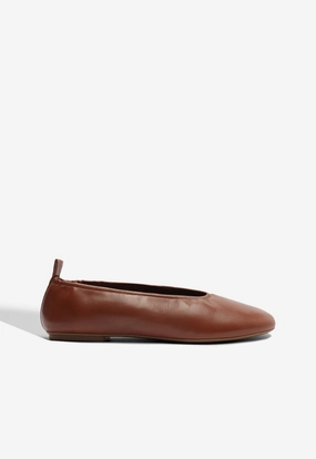Minimalist Eudora Leather Flat