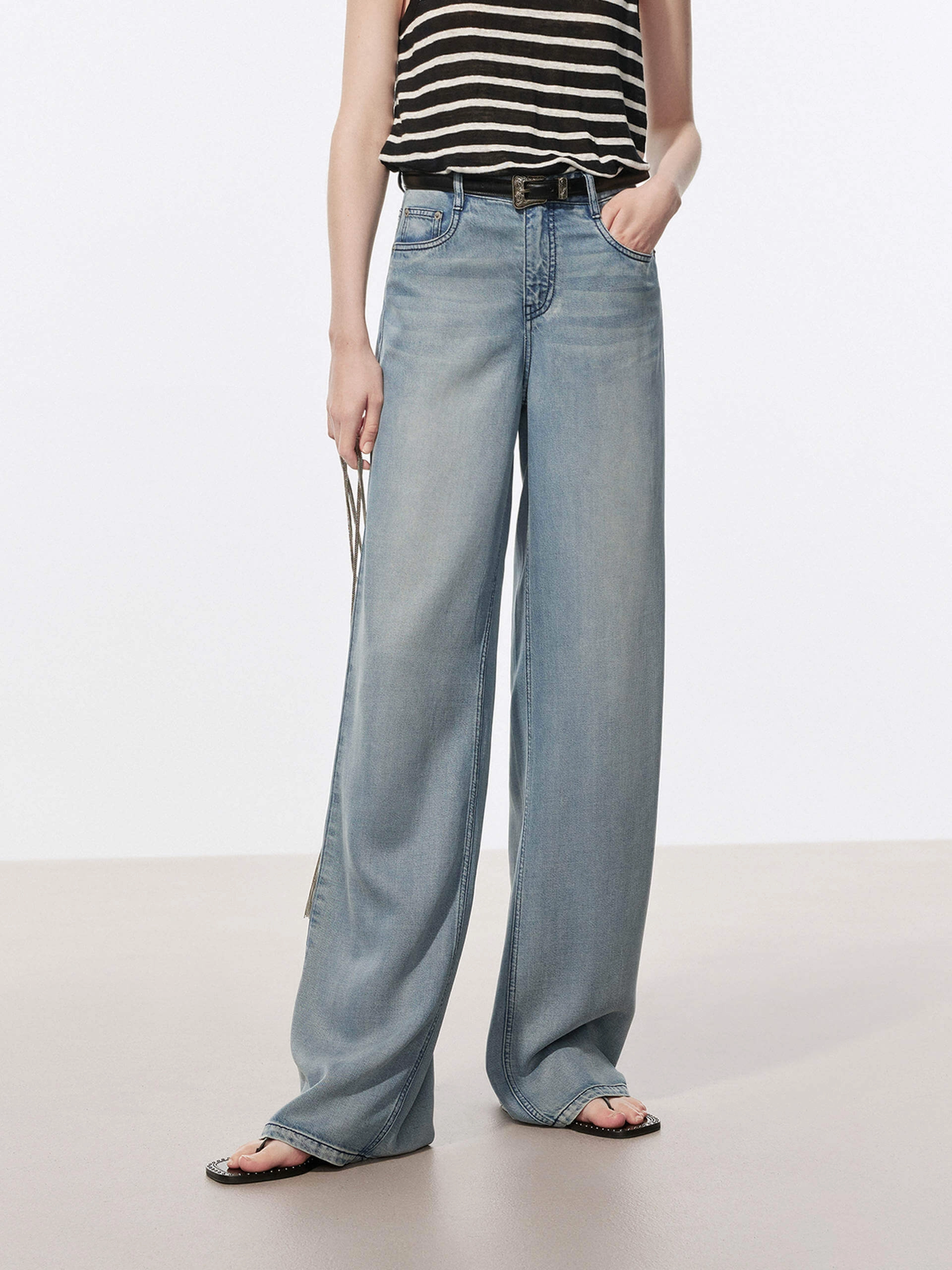 Layer game Soft Straight Leg Jeans