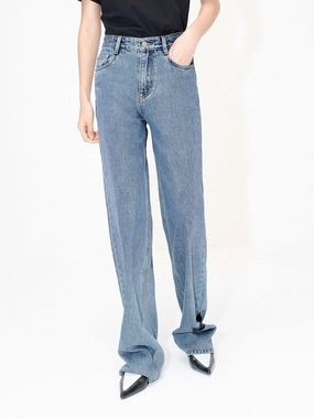 Urban Explorer Evening Stroll Casual Friday Fashion Lover Classic Wear Modern Minimalist Straight Bowknot Details Jeans
