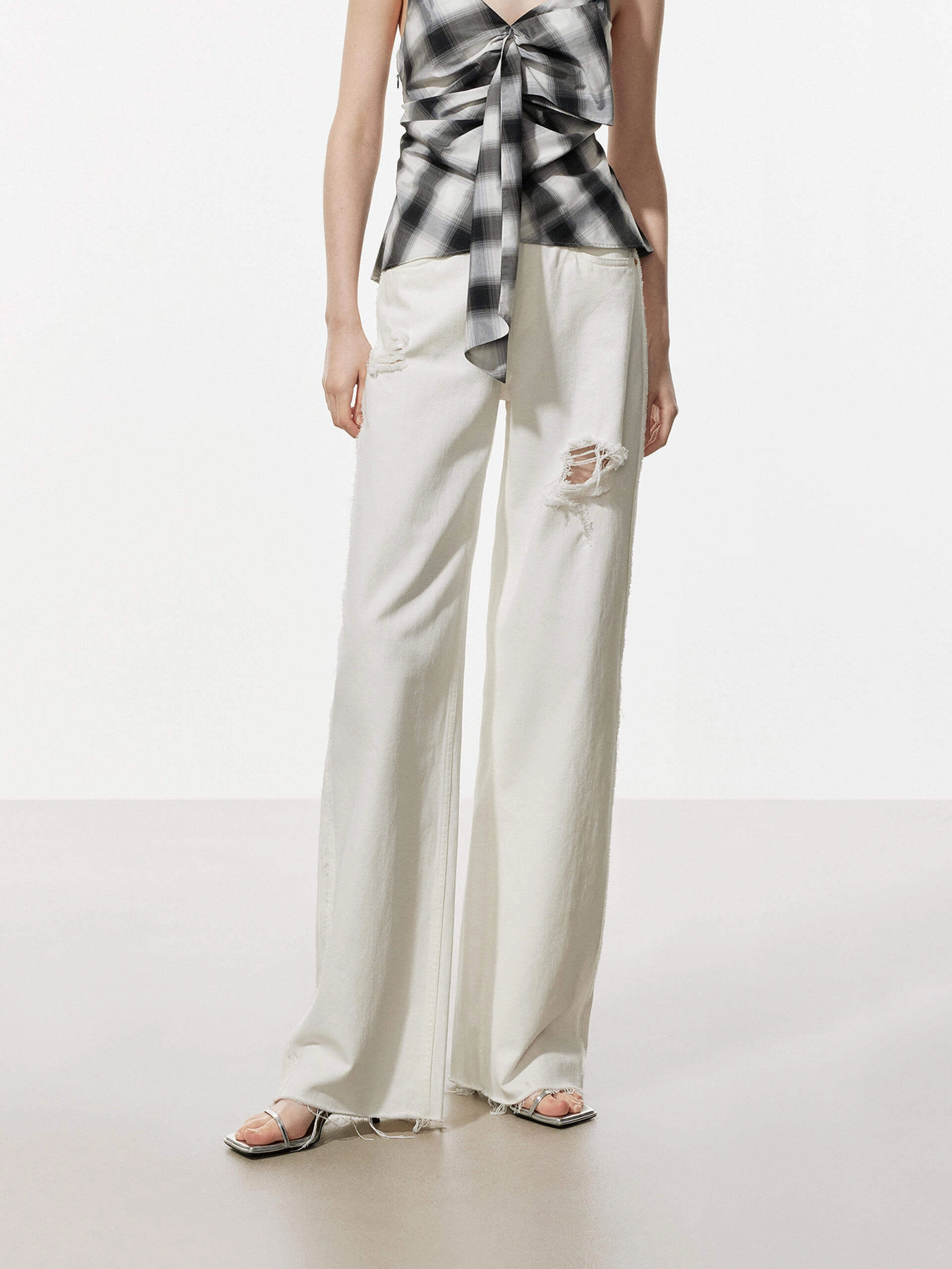 Casual Musthave Modern Textured Straight Leg Ripped Jeans