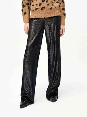 Soft Textured Straight Pants Active Look