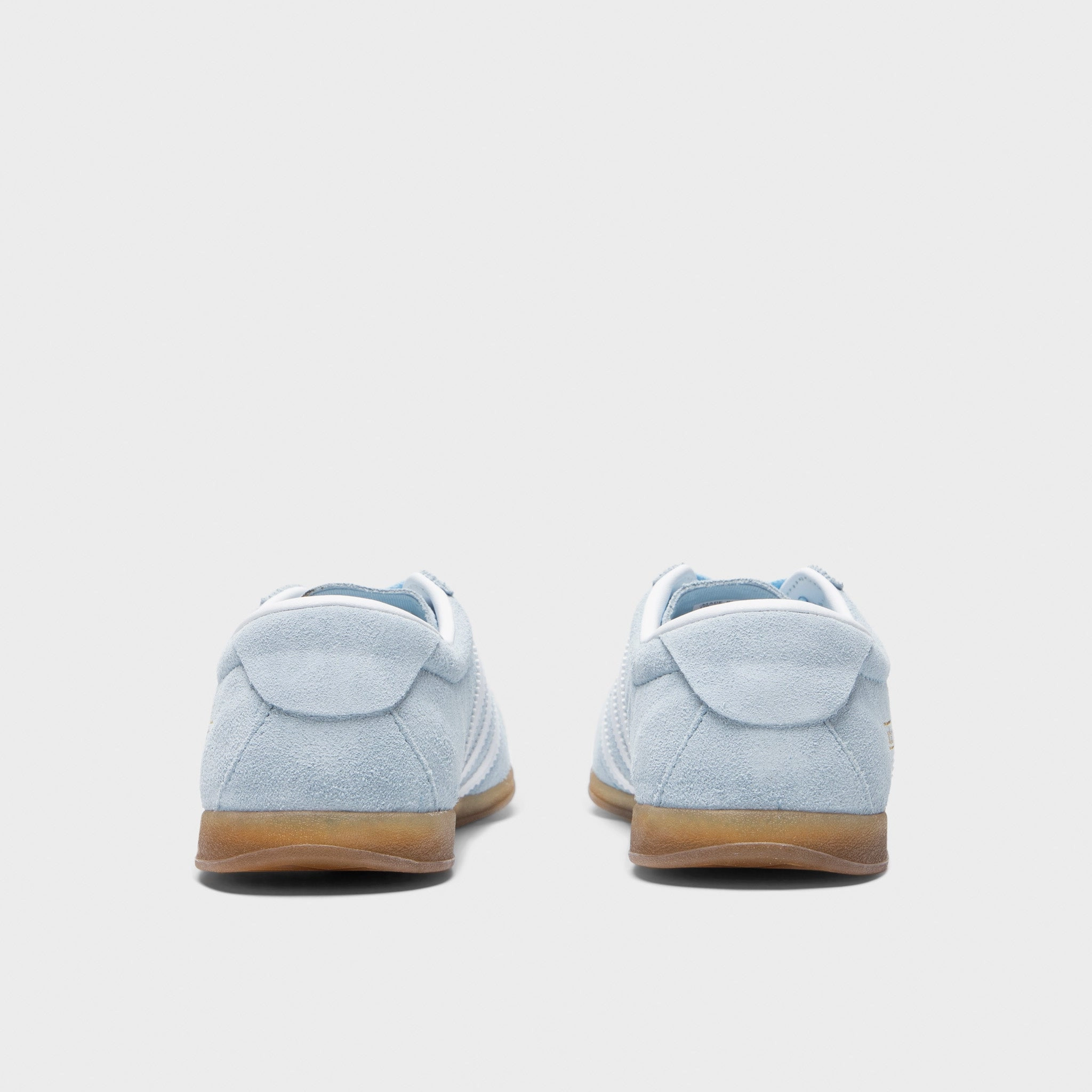Streamlined silhouette adidas Originals Women's Gazelle Lo Pro Clear Sky / White - Gum