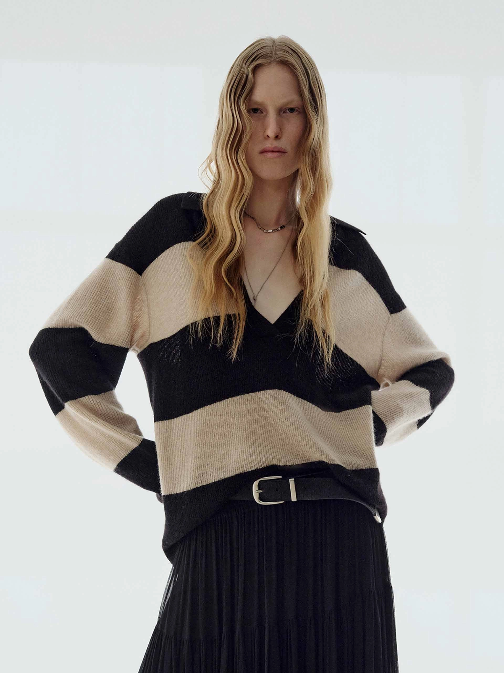 Striped V-neck Sweater Eco Friendly Dye Process