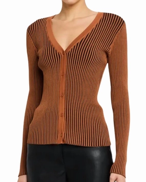 Luxury Fiber Blend Warm Touch Cargo V Neck Sweater In Black/tan