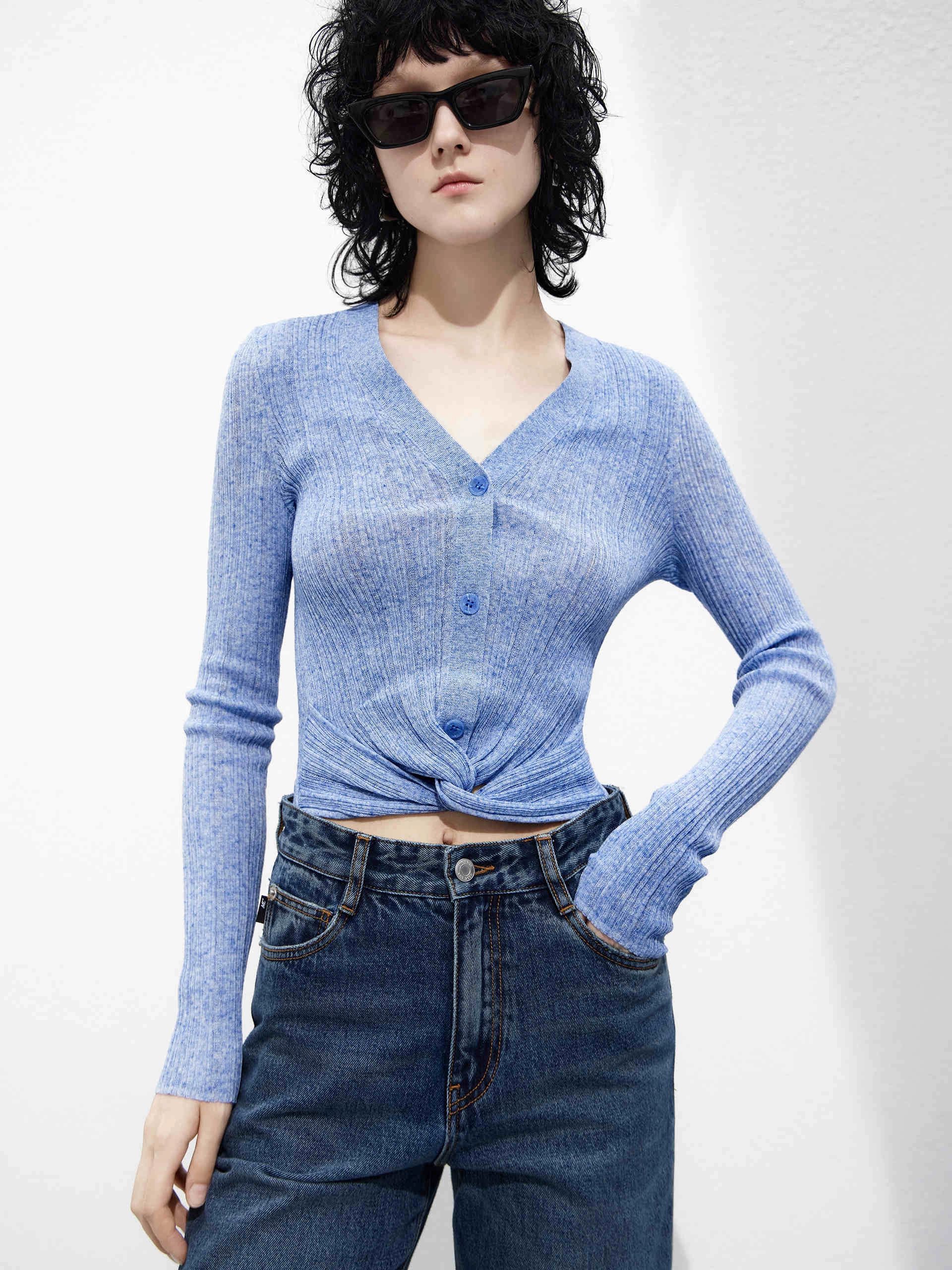 WrinkleResistantWeave Built In Filter Layer Twist Detail Knit Top