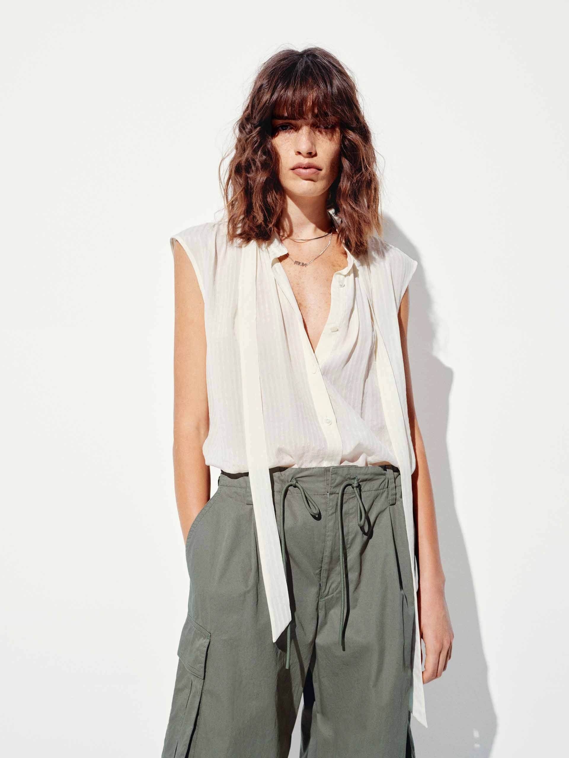 MoistureManagementSystem Tie Detail Sleeveless Blouse