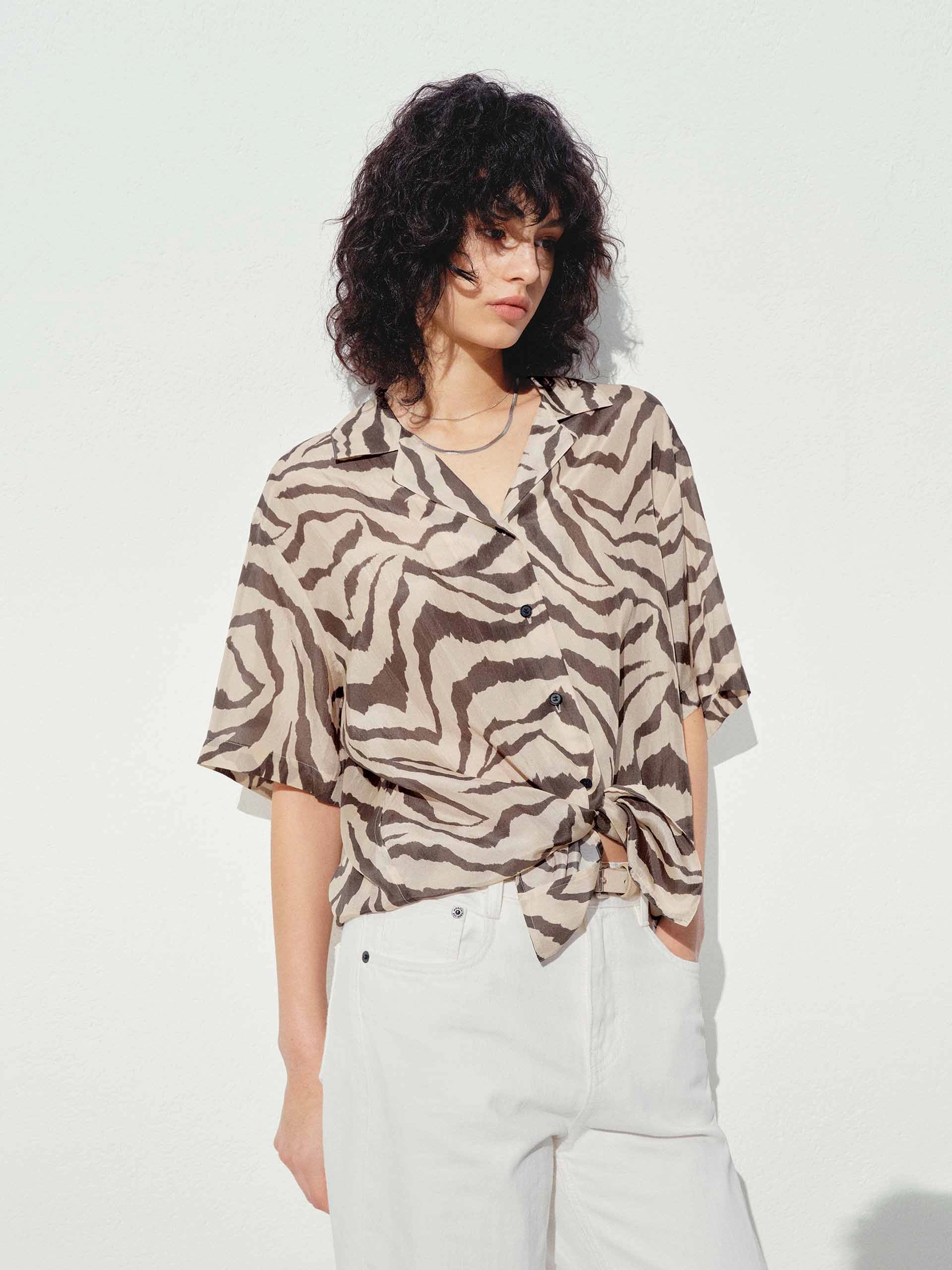 Tiger Pattern Silk Shirt OdorResistant Treatment