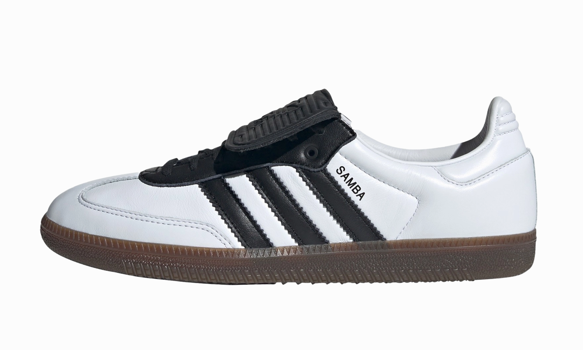Samba LT "Cloud White Core Black" Street Mode Smart option