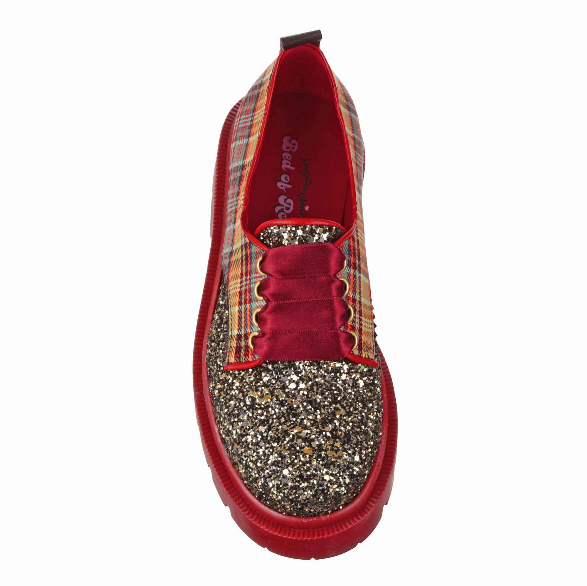 Trafalgar Classic Slip-On Functional Design