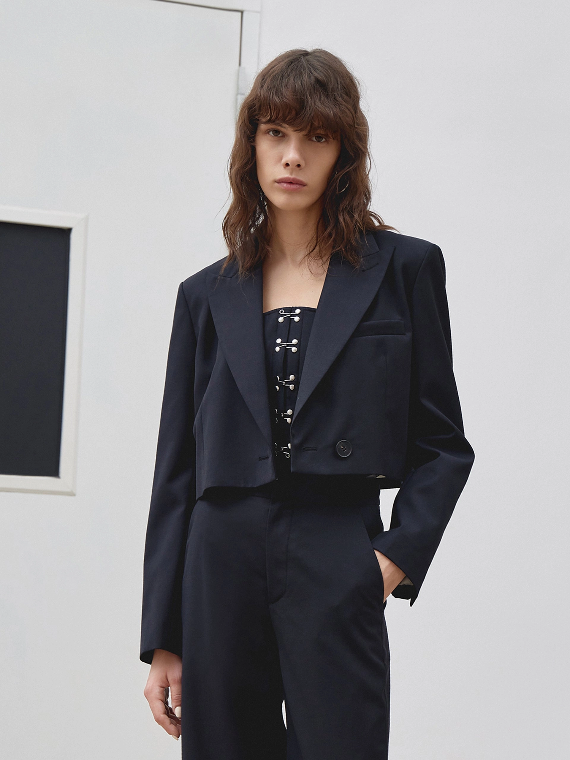 Stretchable Cuffs Oversized Silhouette Two Piece Cropped Blazer