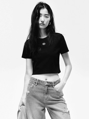 SeamFreeShoulders Front Logo Cropped T-shirt