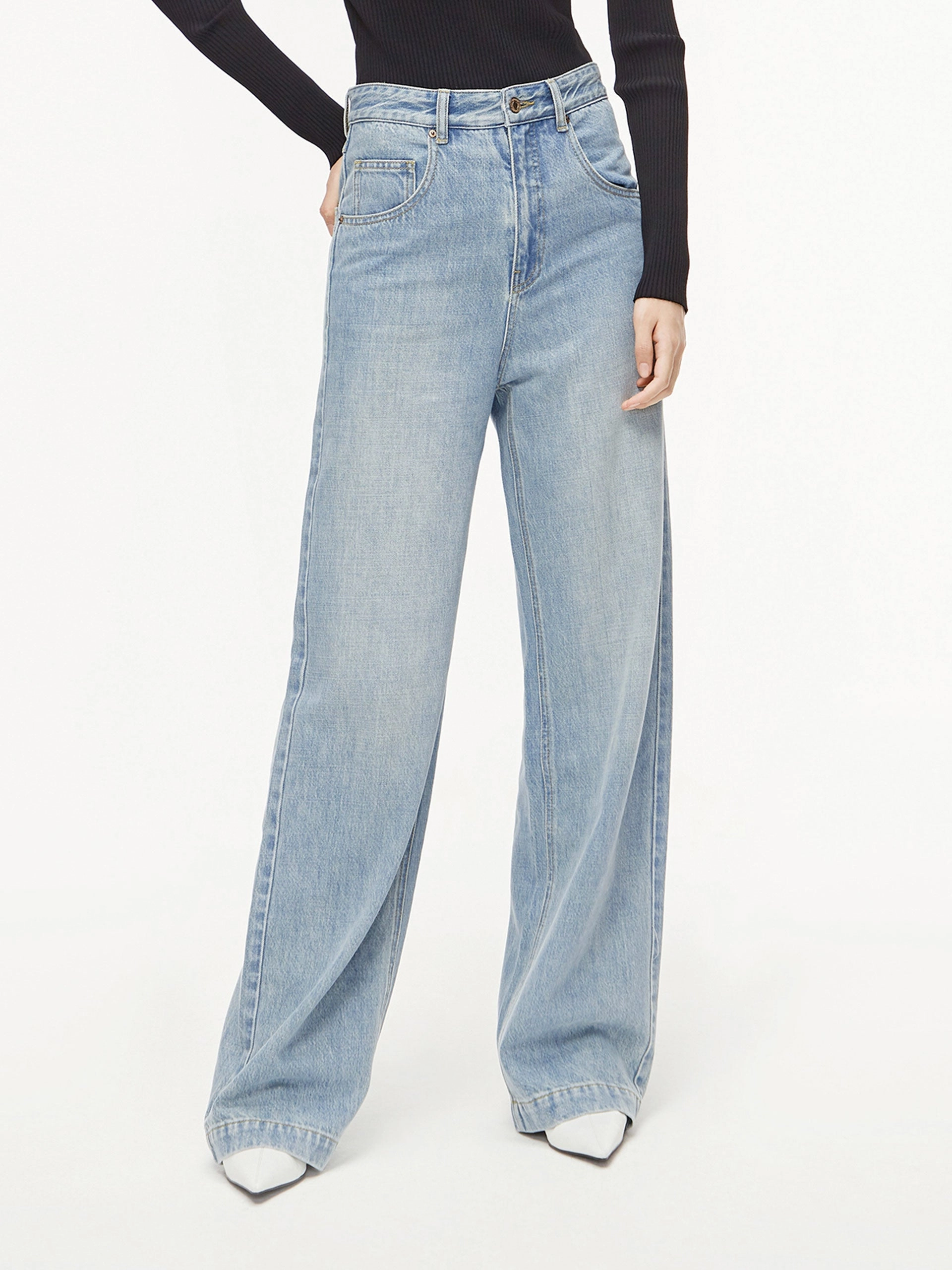 Flowy Long Wide Leg Jeans Relaxed Style Neutral Base Attire