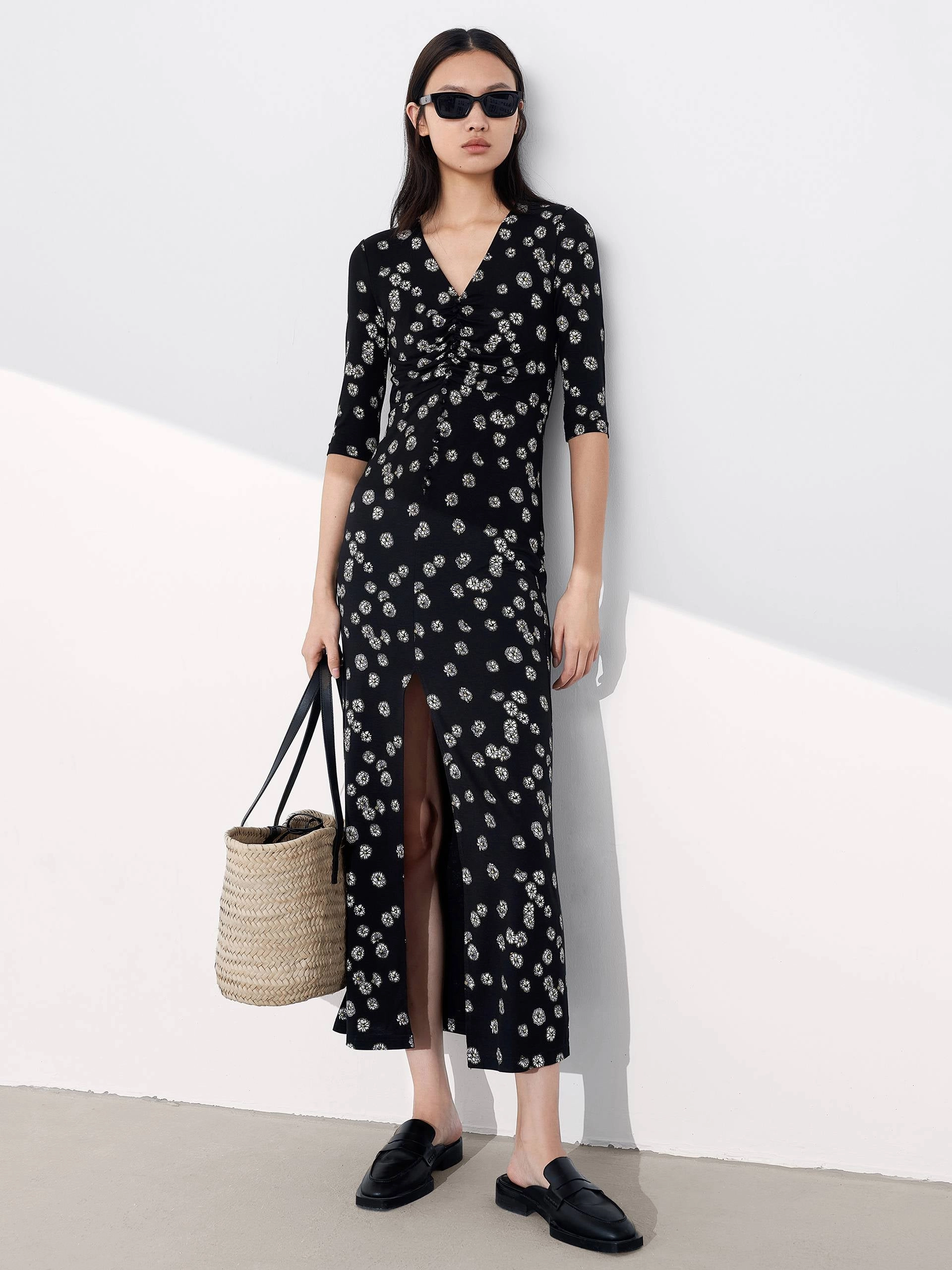 Work-Ready Look Silk Shine V Neck Daisy Print Dress