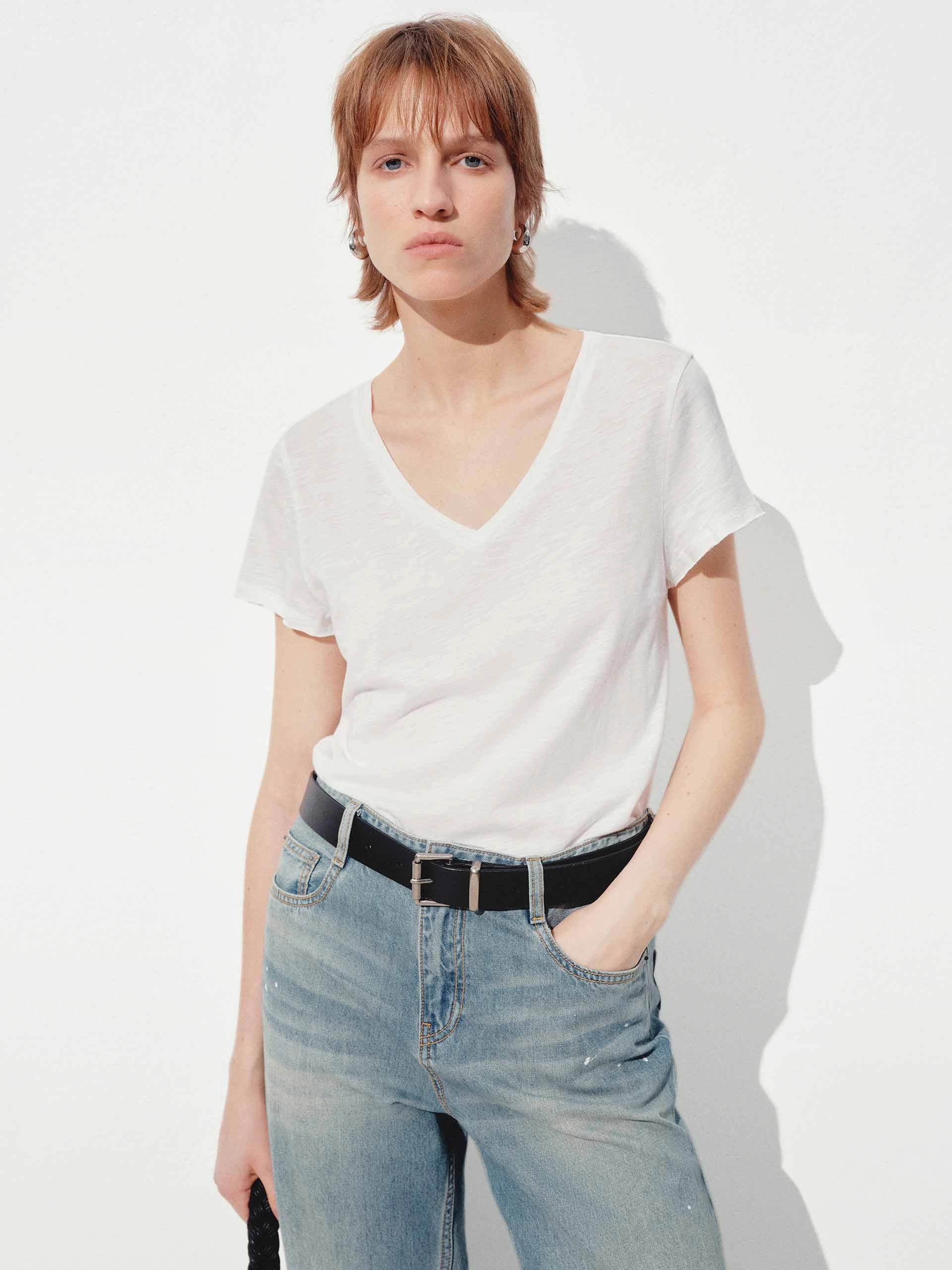 Short sleeved breeziness V-neck Short Sleeves T-shirt