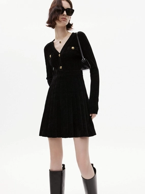 V-neckline Pleated Dress Cut-Out-Detail All Time Fit