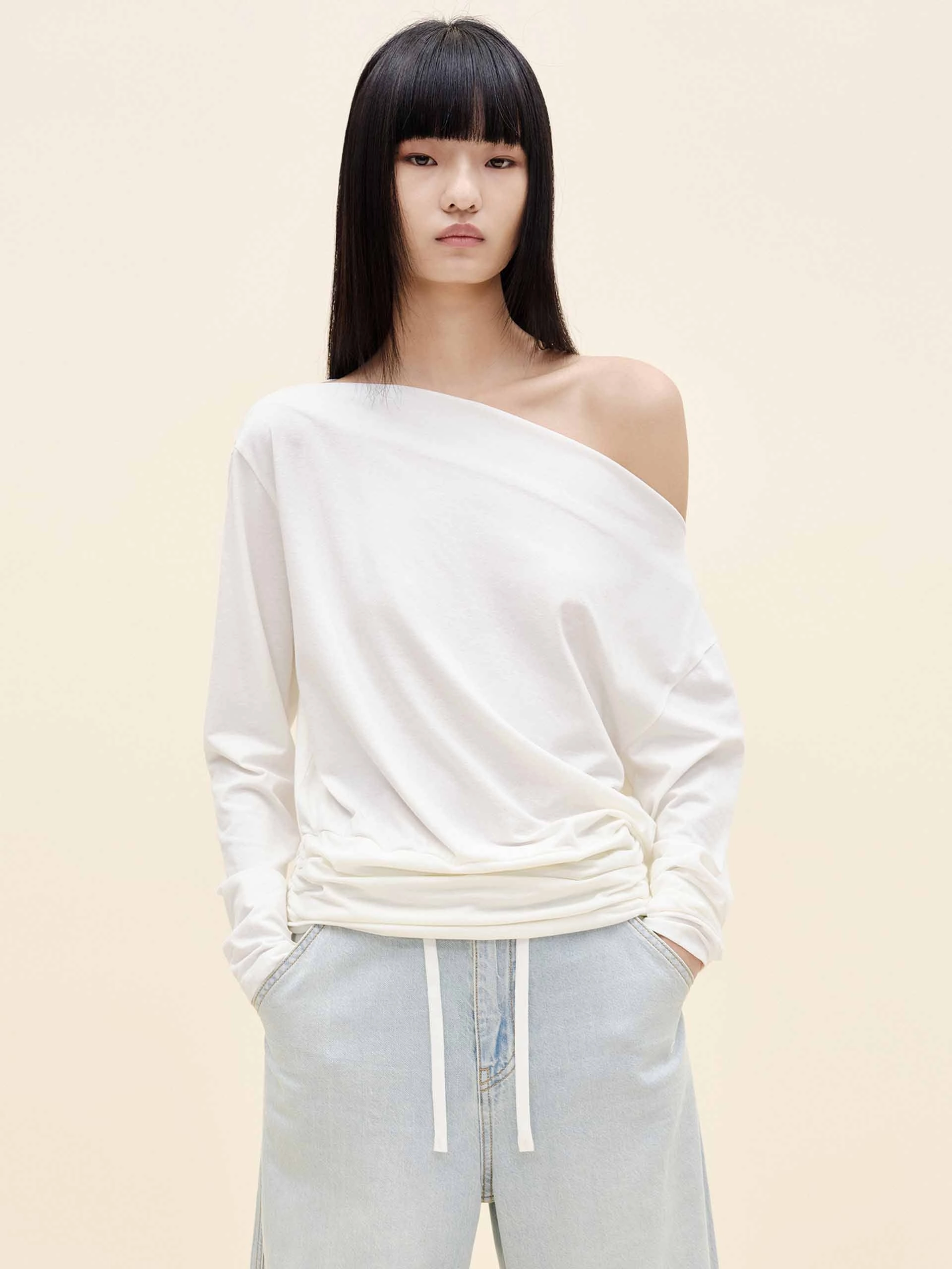 Off Shoulder Pleated T-shirt Non Restrictive Cut