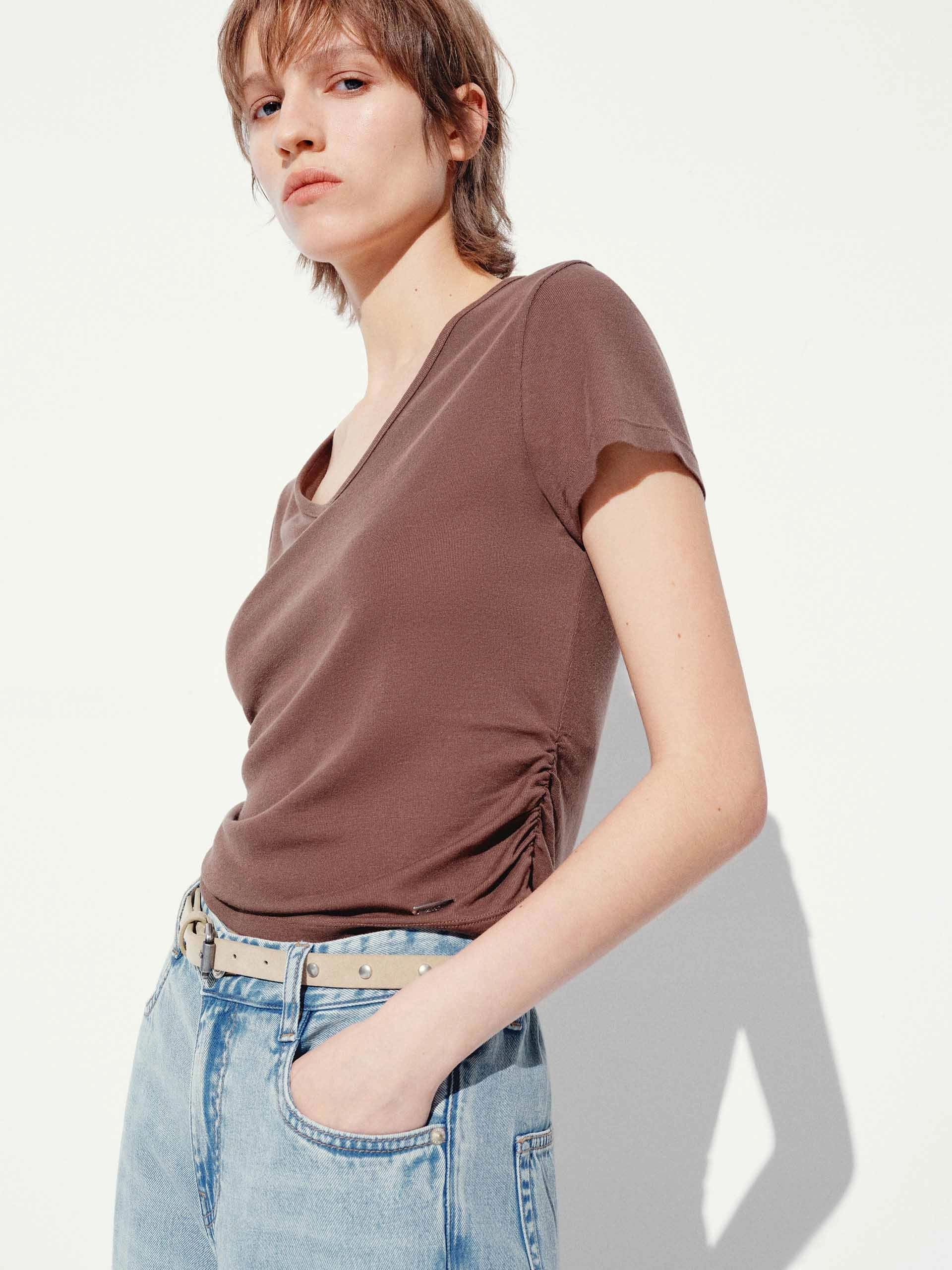 Waisted Pleated T-shirt Soft Touch Fabric Simple and Comfortable