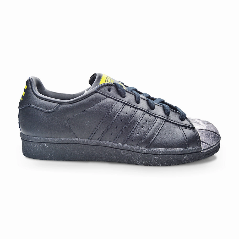 Trail Look Adidas Superstar Pharrell Supersh - S83360 - Black Yellow Trainers