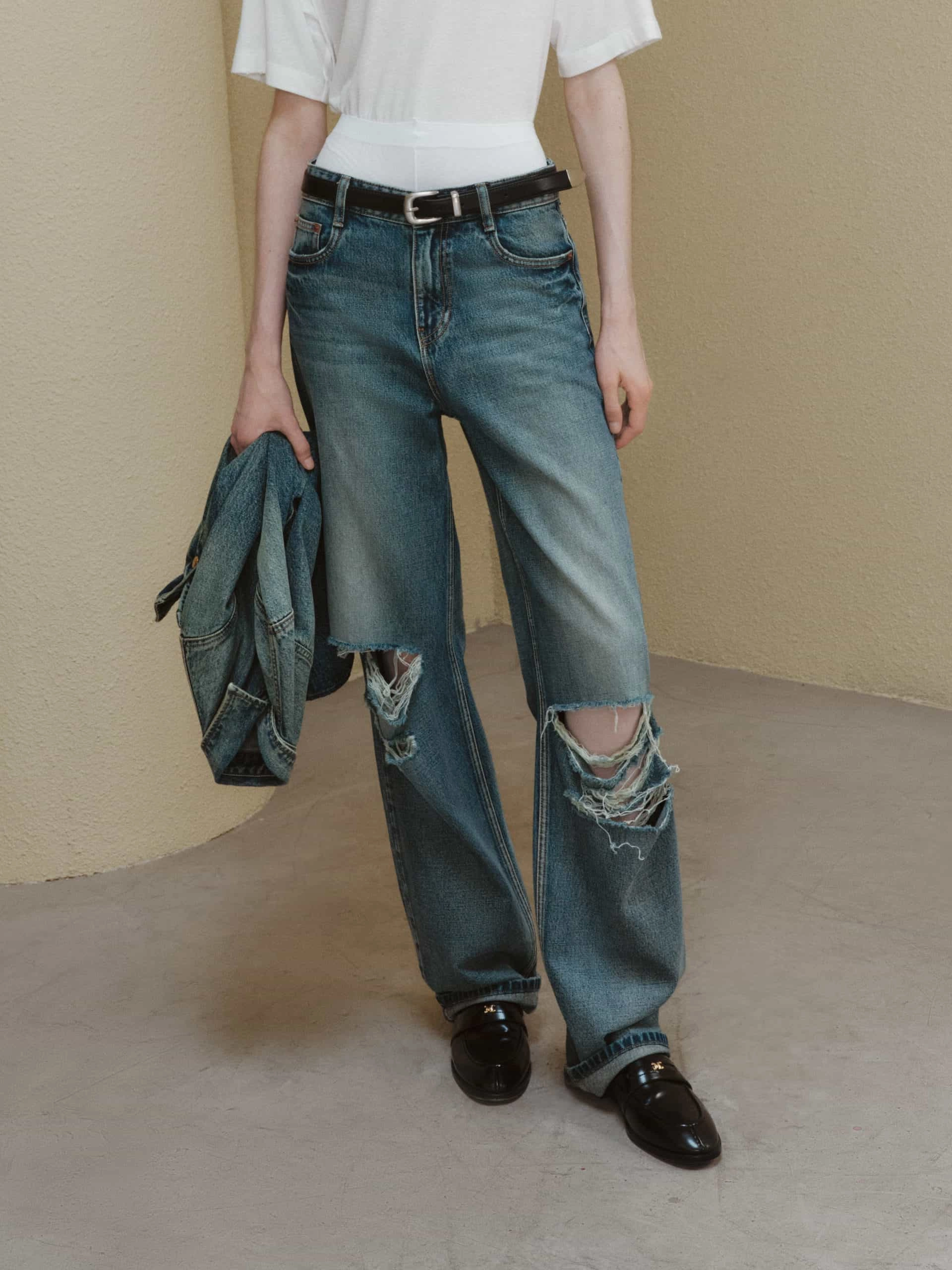 Ripped Detail Relaxed Jeans Slim Sunny Vibes Festival Outfit