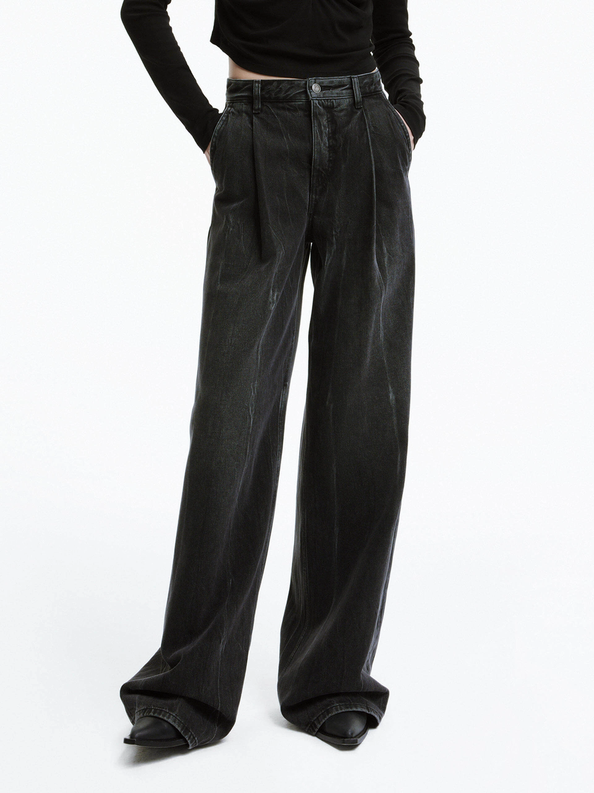 Wide Leg Pleated Jeans Rainy Day Brunch Outfit