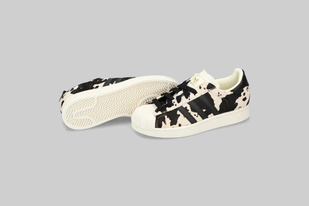Structured wear Women's adidas Superstar 'Cow Print' - JP8164