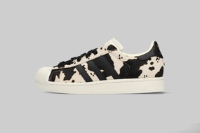 Gym Essential Women's adidas Superstar 'Cow Print' - JP8164