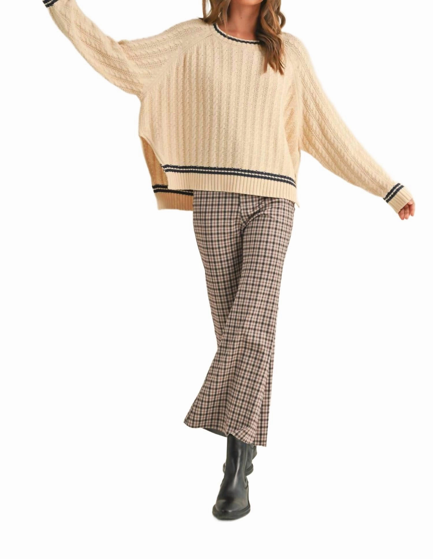Winter Must-Have Women's Luca Cable Knit In Beige