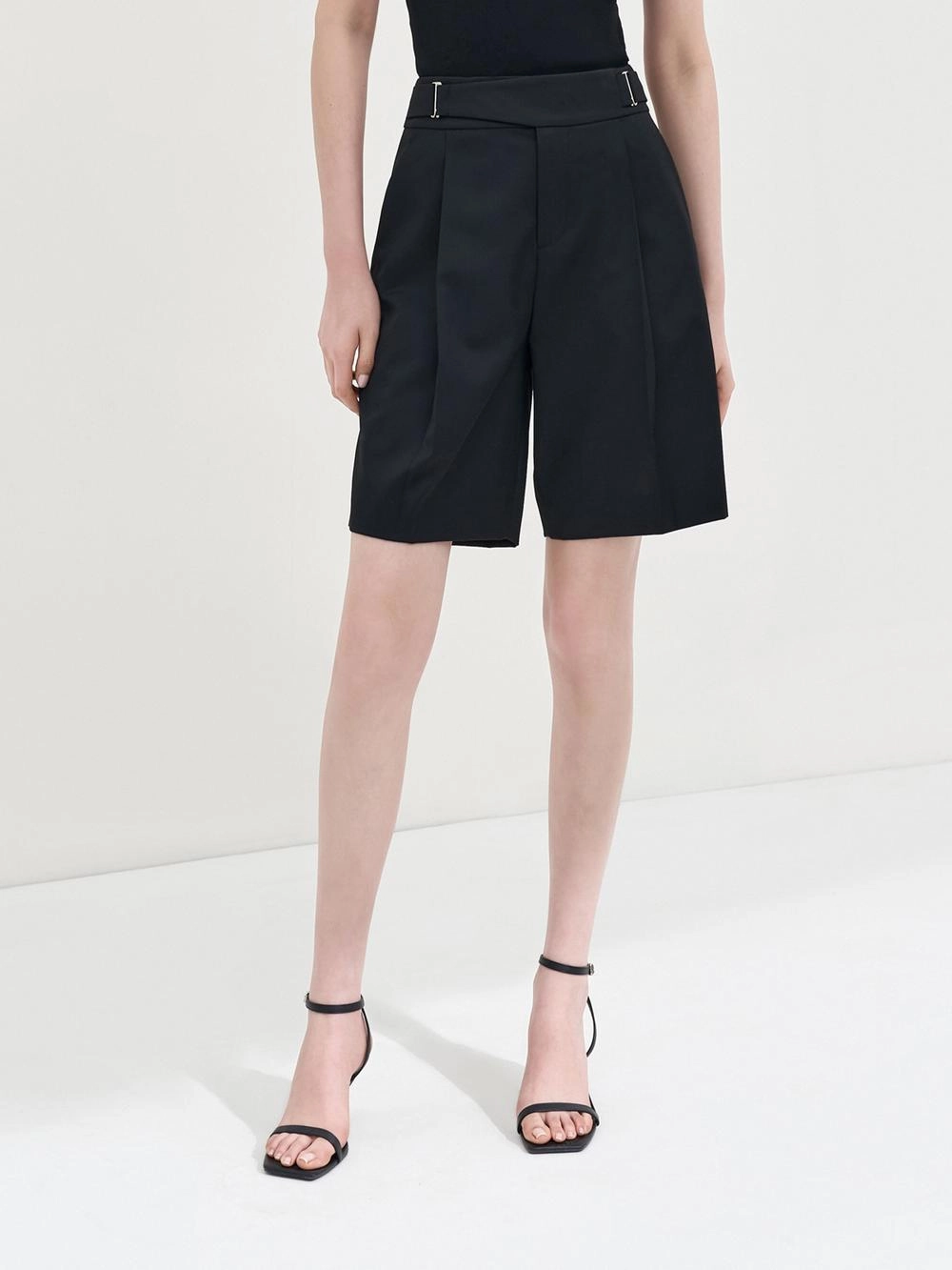 Wool Blend Tailored Shorts LightweightWeave Lightweight Fabric