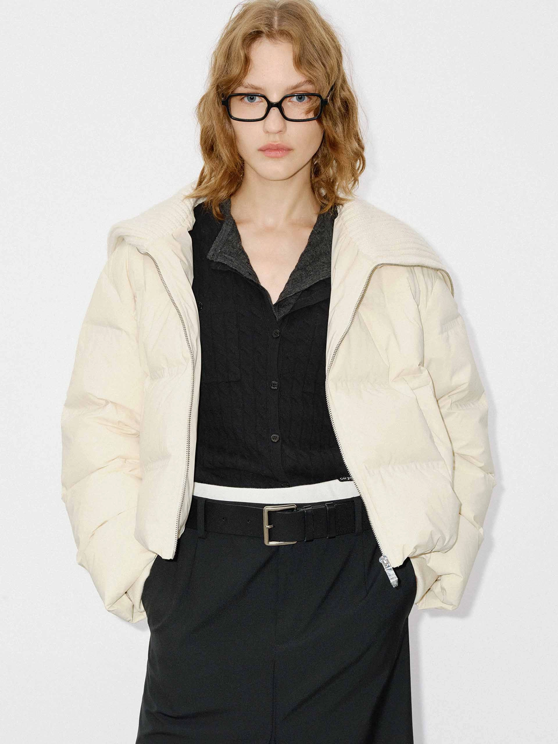 Wool Collar Cropped Down Jacket Low Profile Fastening Hypoallergenic Fabric Blend