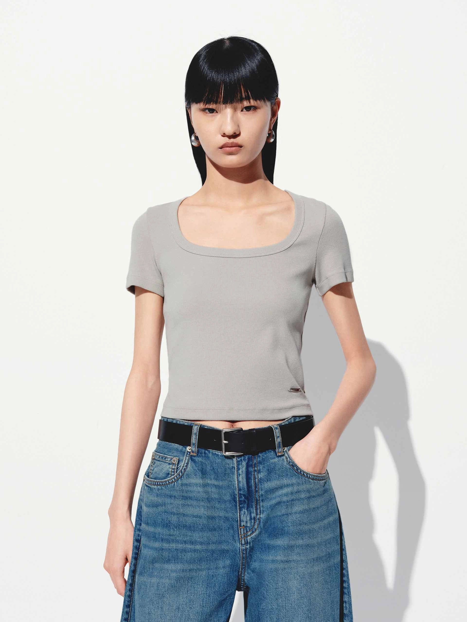 Slim Fit Square Collar T-shirt Chic Vibes