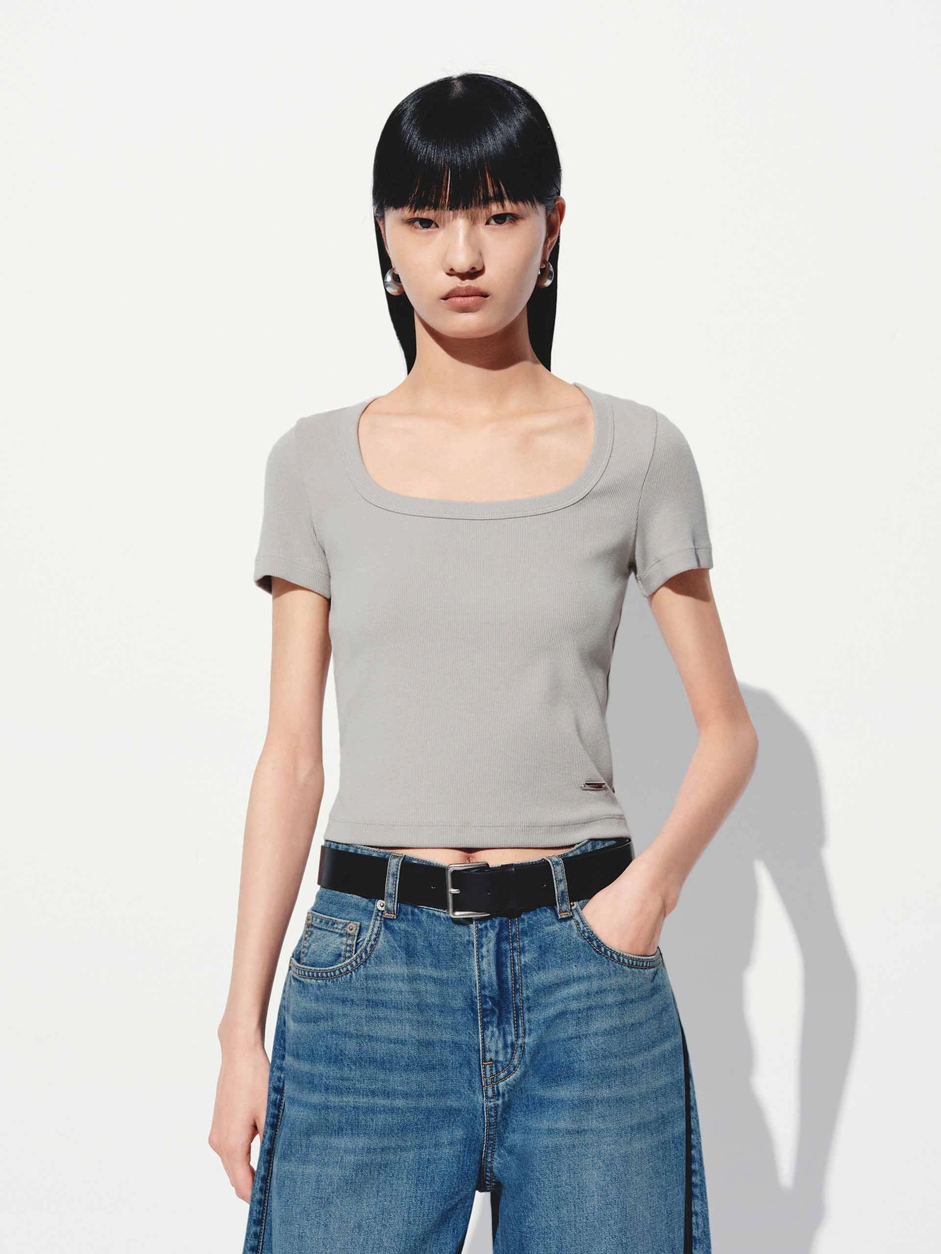 Slim Fit Square Collar T-shirt Reinforced Collar Pocket Detailing