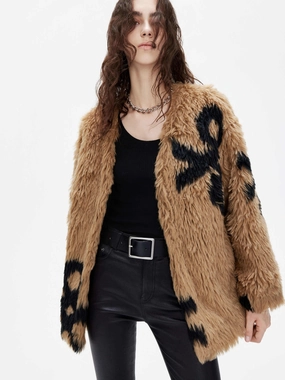 Durable Outer Layer Contrast Detail Fuzzy Coat